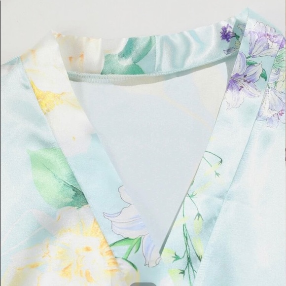 NWOT Three Piece Lounging Set Light Blue Robe, Tap Pants & Lace Bralette… - Picture 6 of 6